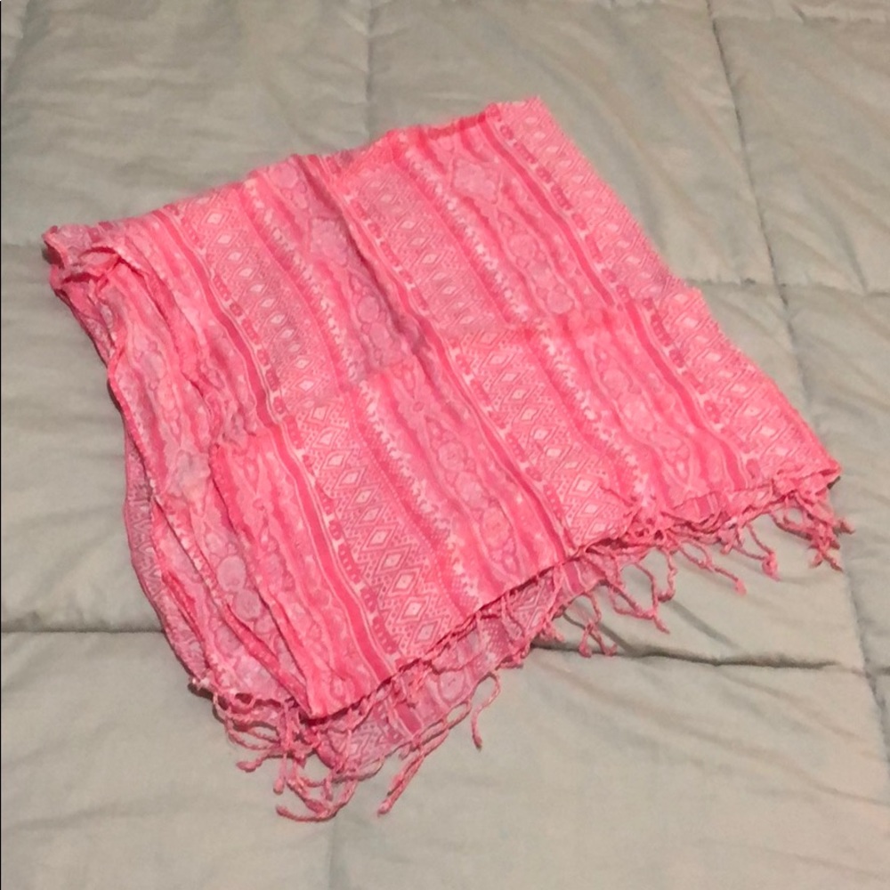 💗 Super fun hot pink print H&M scarf